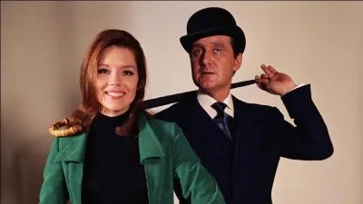 L' acteur principal de la série télévisée " Chapeau melon et bottes de cuir " est décédé récemment. Dans la première série, John Steed avait pour partenaire ...