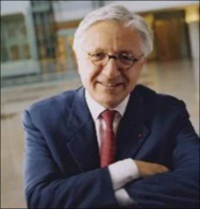 Né le 9 juillet 1945, cet homme d'affaires français est président de "Petit Bateau" depuis 2009. Il est un expert du secteur de l'industrie de luxe, dans lequel il a évolué pendant plus de vingt-trois ans. Qui a été directeur général d'Hermès ?