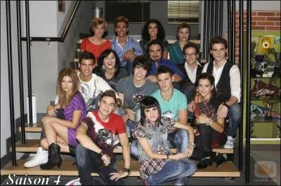 Quel élève meure dans l'avant-dernière saison ?