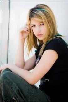 Quand les deux parents de Ruth meurent, qui l'adopte ?