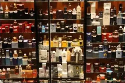 Quelle franchise ne désigne pas une parfumerie ?