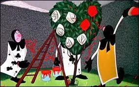 Qui est chargé de peindre les roses en rouge comme la reine l'a demandé ?