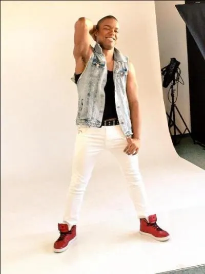 Avec quelles personnes sur le plateau s'entend-il le mieux dans la saison 3 ?