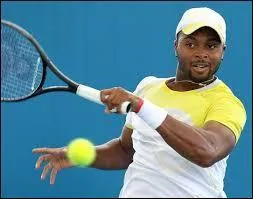 Young est un joueur de tennis américain professionnel depuis 2004 mais quel est son prénom ?