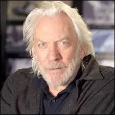 Des Douze Salopards à Hunger Games, sa filmographie est impressionnante. Comment se prénomme le papa de Kiefer ?