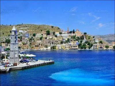 Quelle mer baigne les îles de Ténédos, Mytilène et Chios ?