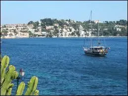 Qui a chanté "Méditerranée, aux îles d'or ensoleillées, aux rivages sans nuages, au ciel enchanté" ?