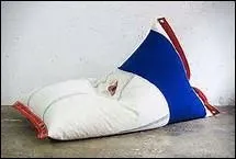 La voile d'arrière s'appelle génois.