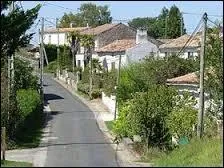 Nous sommes à Mazerolles. Commune Charentaise-Maritime, elle se situe en région ...