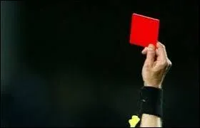 Qui a donné un gros coup de boule et s'est pris un carton rouge à la Coupe du monde 2006 ?