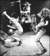 Anglais - Le grunge est un genre musical apparu au milieu des années 80 dans la région de Seattle mais que signifie le mot "grunge" ?