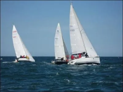 Se poser à la surface de l'eau en parlant d'un hydravion :
