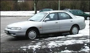 Quelle est cette ancienne Mazda ?