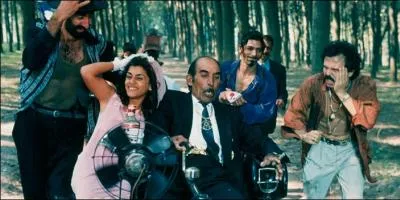 Qui a réalisé le film "Chat noir, chat blanc", sorti en 1998 ?