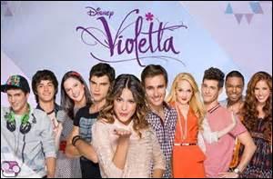 Qui joue le rôle de Violetta dans la série Violetta ?