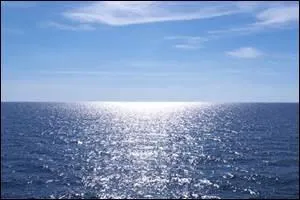 Pour nommer la mer nous avons un mot ! Si nous nous plongeons dans l'Odyssée, nous y en trouverons six.
Quel mot est employé en grec pour désigner la mer comme entité ?