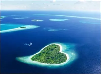 Plus de frayeurs maintenant, nous allons visiter ces jolies _____ au loin.