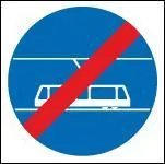 Quels véhicules peuvent circuler à partir du panneau ?