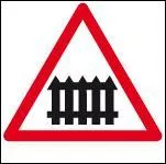 Ce panneau alerte d'un danger en provenance...