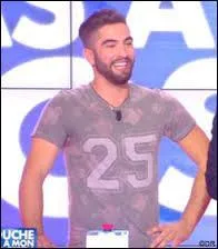 De quel instrument joue-t-il ?