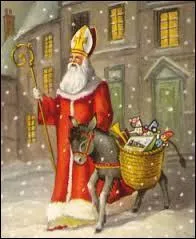 Dans certaines régions, il distribue des friandises aux enfants le 6 décembre.