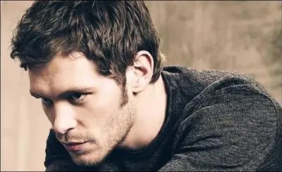 Qui convainc Klaus de rester à La Nouvelle-Orléans ?