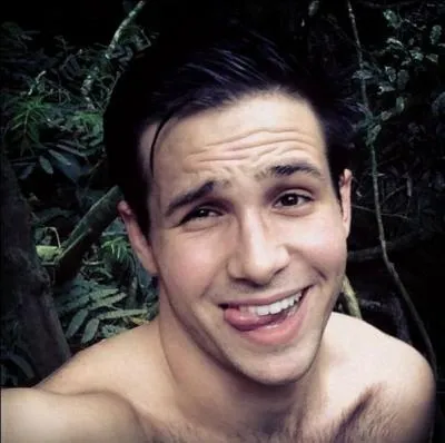 Quelle est la ville d'origine de Damien Lauretta ?