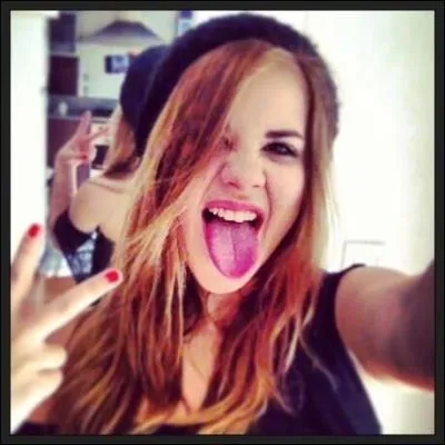 Depuis quelle année Lucia Gil est-elle active ?