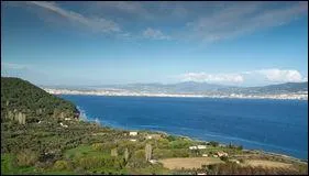 L'Europe et l'Asie sont séparées par un détroit. Lequel ?