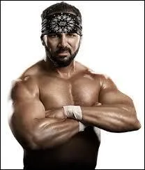 Qui est cet ancien catcheur de la WWE ?