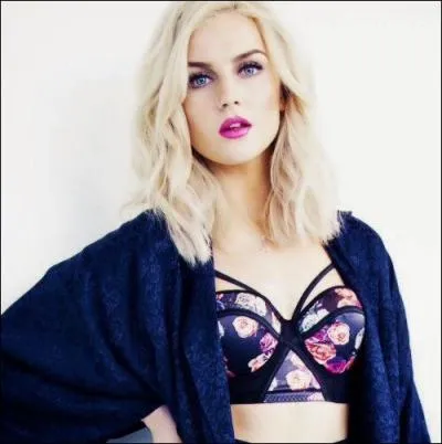 Quelle est la chanson des filles que Perrie a le plus écoutée ?