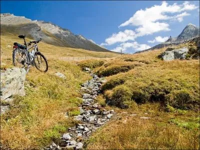 En France aussi, nous avons notre Pain de sucre, petit sommet au nord de Saint-Claude :