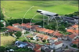 Village lorrain du nouveau canton de Lunéville-1, Serres se situe dans le département ...