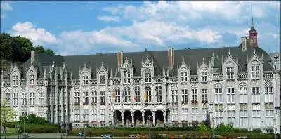 Lequel de ces édifices n'est pas correctement associé à la ville dans laquelle il se situe ?