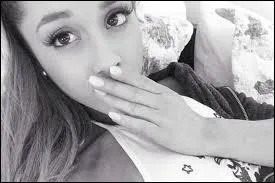 Son signe particulier est...