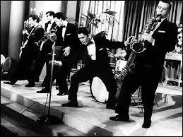 Quel grand tube du rock des années 50 était la face B de "Thirteen Women", beaucoup moins connue ?