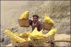 Quand dit-on que ça sent le soufre ?