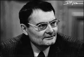 Trouvez l'auteur de cette citation : La vie, c'est comme la mer, elle ne porte que ceux qui remuent. !