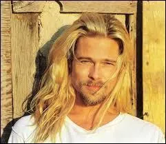 Lequel des deux est agacé par "le blond" qui fait tout parfaitement ?