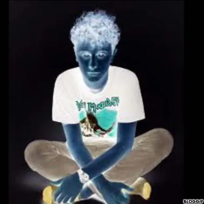 Ce YouTubeur est Hugo tout seul.