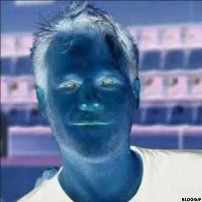 Ce YouTubeur est Rémi Gaillard.