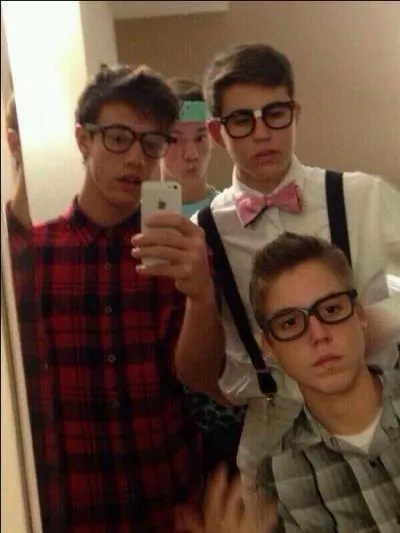 Avec qui a-t-il fait la vidéo : "Oatmeal Challenge" ?