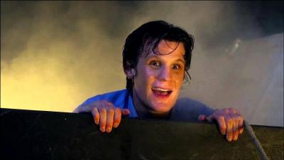 Quelle est la première phrase du Docteur à Amelia Pond dans l'épisode 1 de la saison 5 "The Eleventh Hour" ?