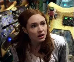 Quelle est la première phrase d'Amy en entrant dans le TARDIS dans cet épisode ?