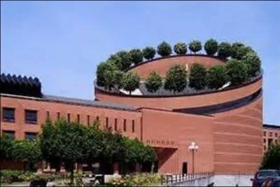 Quelle ville est mon chef-lieu ? (Une vue de sa cathédrale).