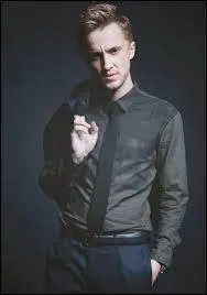 Tom Felton a auditionné pour le rôle de deux personnages. Il espérait être pris pour l'un d'eux. Finalement, il a obtenu le rôle de Drago Malefoy. Quels sont ces personnages ?