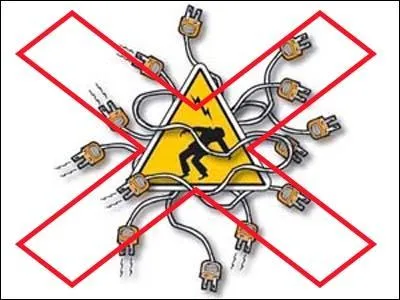 Je suis très longue, je n'ai pas d'écailles et je mords si l'on vient m'embêter. Qui-suis-je ?