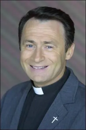 Comment s'appelle cet abbé ?