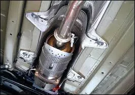 Elément qui favorise une réaction sans y participer :