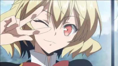 Je suis la juge de la Classe Noire et possède des pouvoirs chamaniques. Je me nomme :